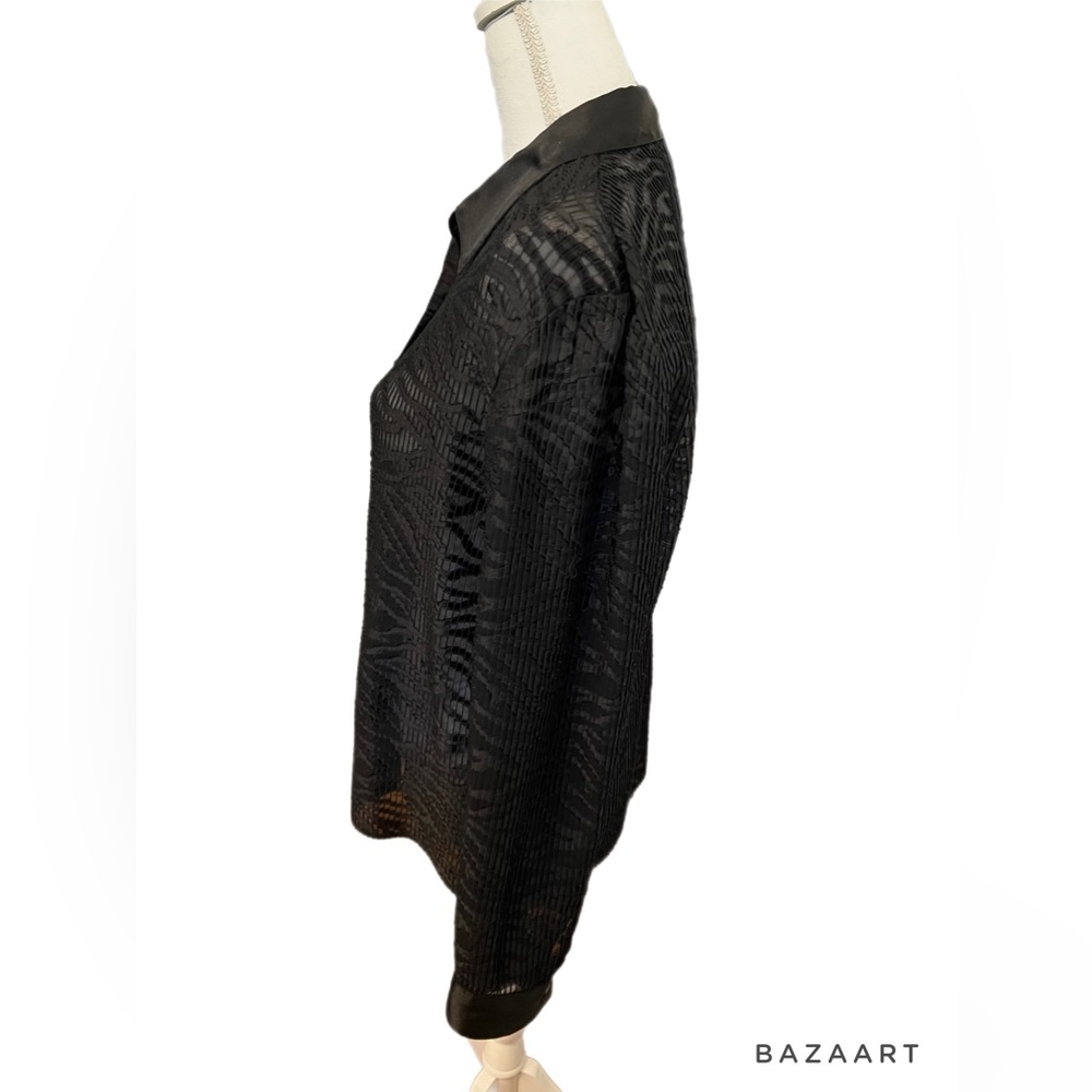 π₯π₯ Rafaela Top Blouse Womens Size 12 Textured Sheer Button Front Black - Picture 3 of 6